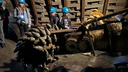 Zdjęcie uczniów podczas wycieczki do kopalni